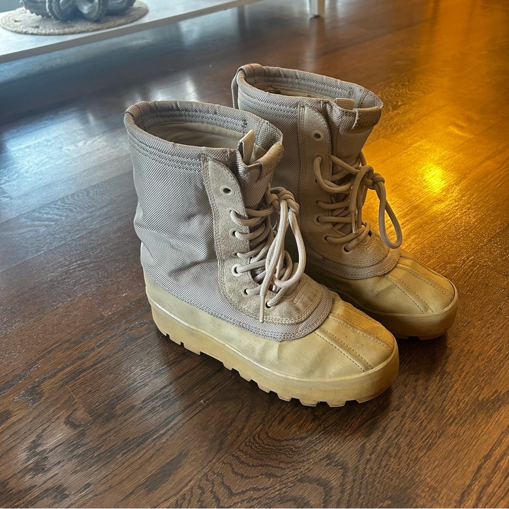 Yeezy 950 Moonrock (open to offers!)
